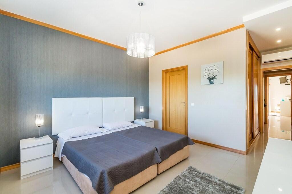 Fantastic Townhouse With Pool And Sea Views Villa Албуфейра Екстериор снимка