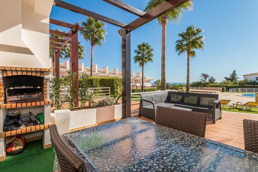 Fantastic Townhouse With Pool And Sea Views Villa Албуфейра Екстериор снимка
